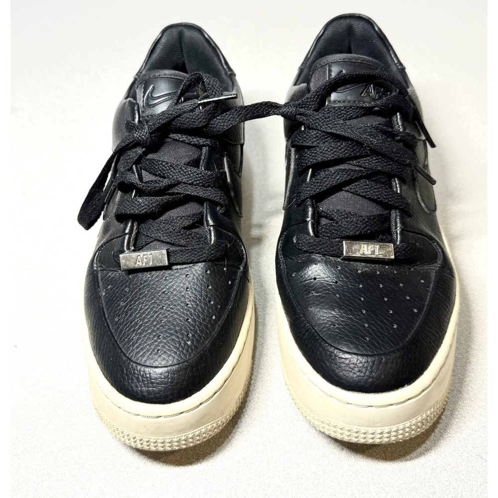 Nike Air Force 1 Sage Low‎ Black Leather with Platform! Size 8 platform midsole